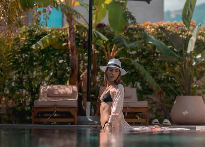 Escape By Form Olea *