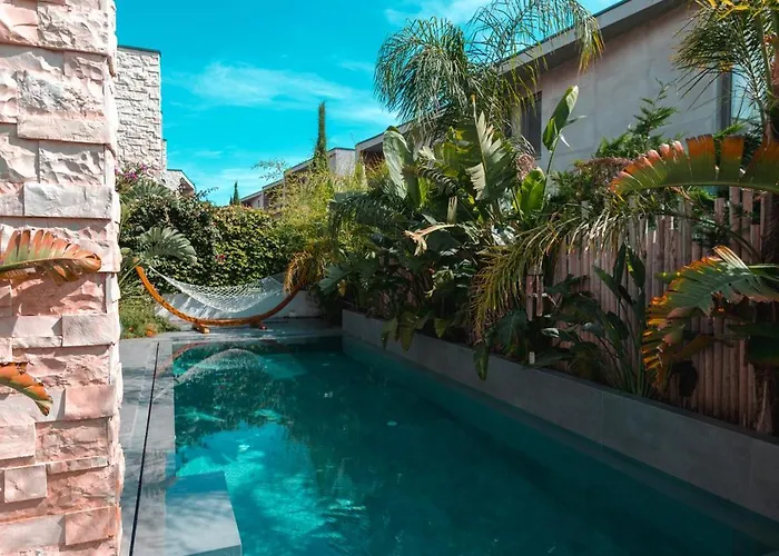 Escape By Form Olea *