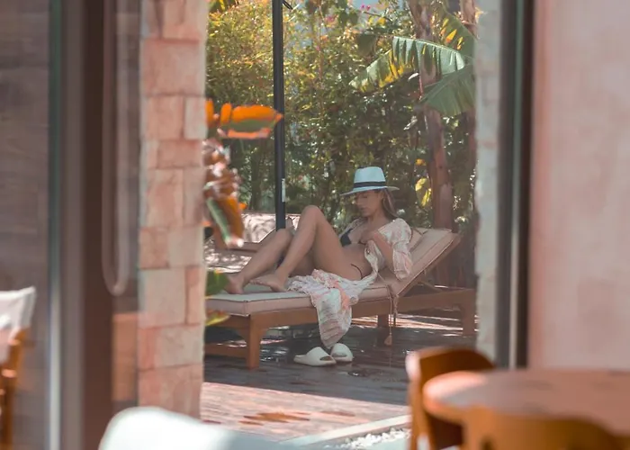 Escape By Form Olea *