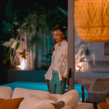 Escape By Form Olea Vila