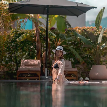 Escape By Form Olea *