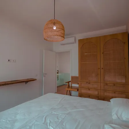 Escape By Form Olea *